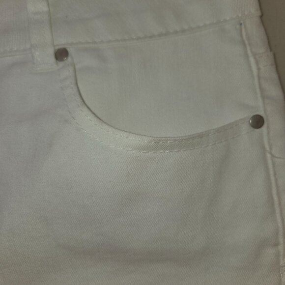 d.Jean Womens 12 Button Fly White Shorts 4100 - Picture 4 of 8